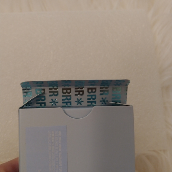 💖SALE! FIRM! KYLIE COSMETICS KYLIE JENNER CHILL BABY EYESHADOW PALETTE - Picture 4 of 15